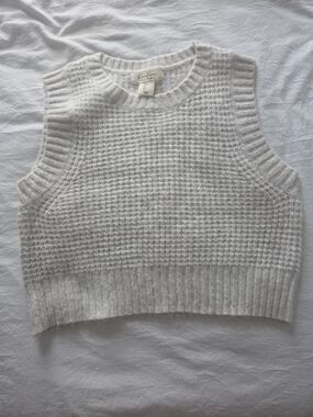 Jessica Simpson Cream Textured Waffle Knit Sleeveless V-Neck Sweater Vest